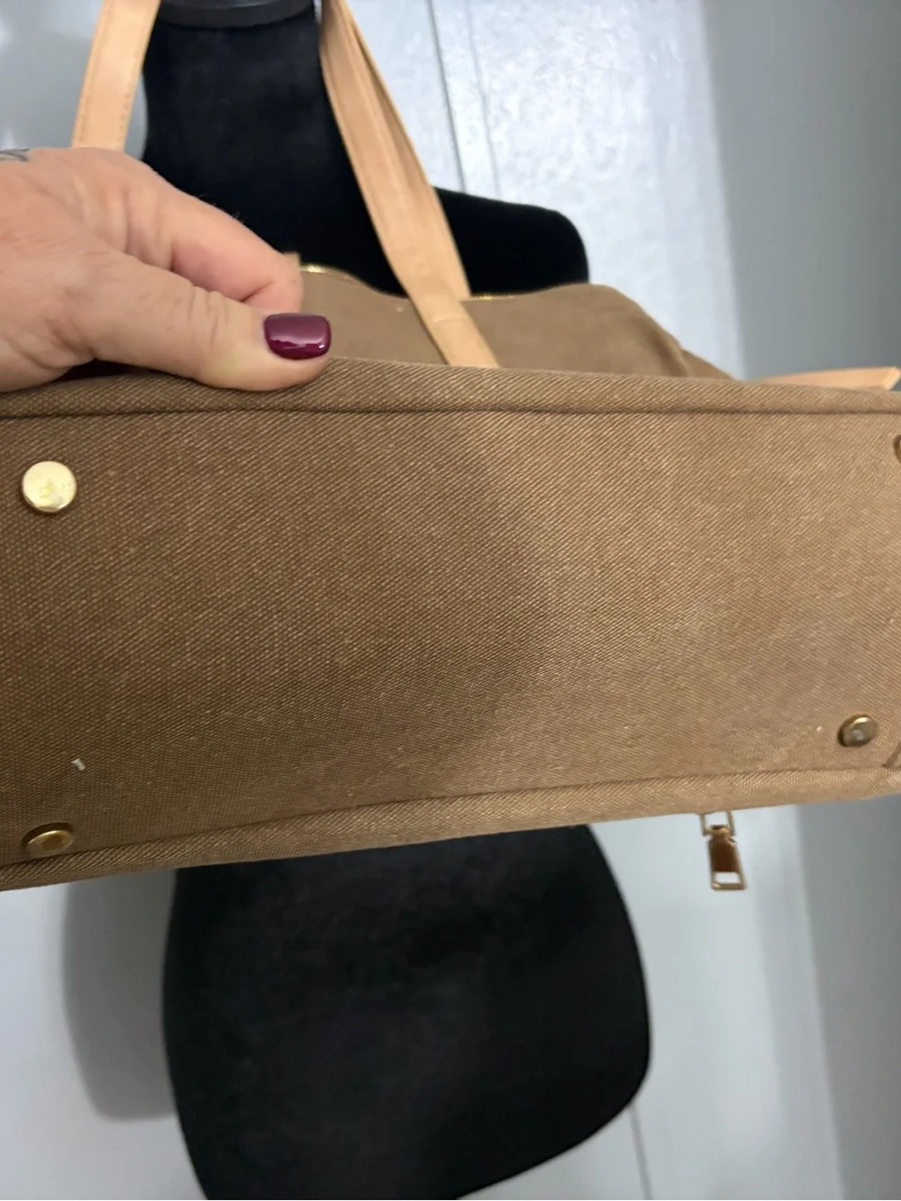 N/A brown canvas